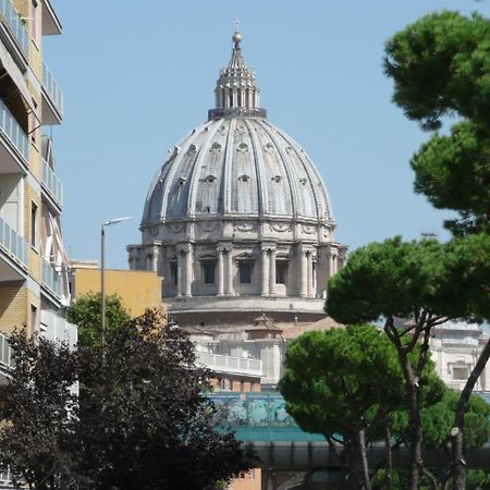 B&B Alla Cupola Di San Pietro Рим Екстер'єр фото